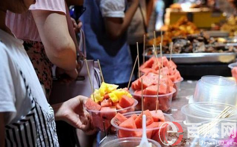 夏天擺地攤賣什么好?降暑降溫是主線！