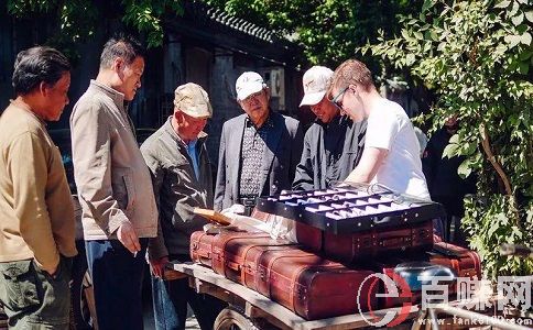 分享一個(gè)適合小本創(chuàng)業(yè)的項(xiàng)目：賣老花鏡，日入1000！