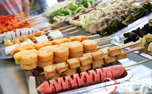 炸串掙錢嗎?開店做炸串怎么樣?看看過來人的經(jīng)驗(yàn)之談。 第2張